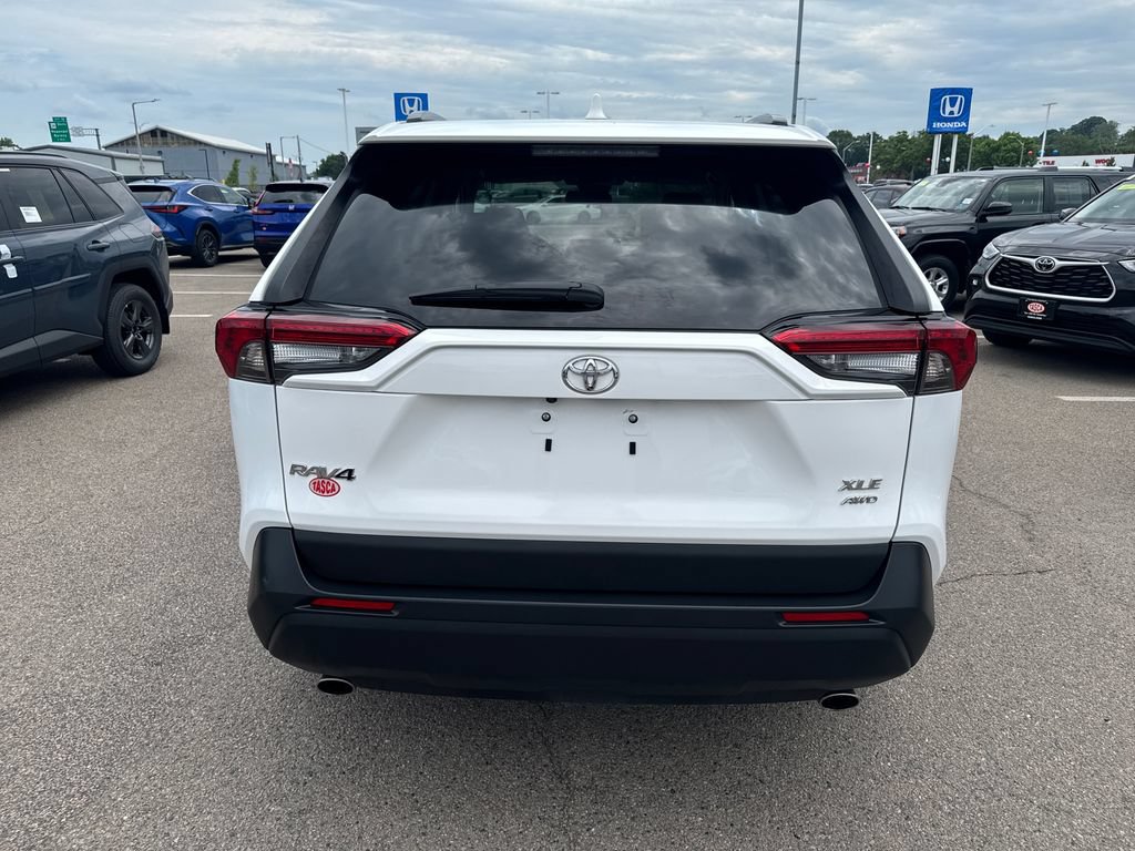 Used 2025 Toyota RAV4 XLE AWD/4WD image 6