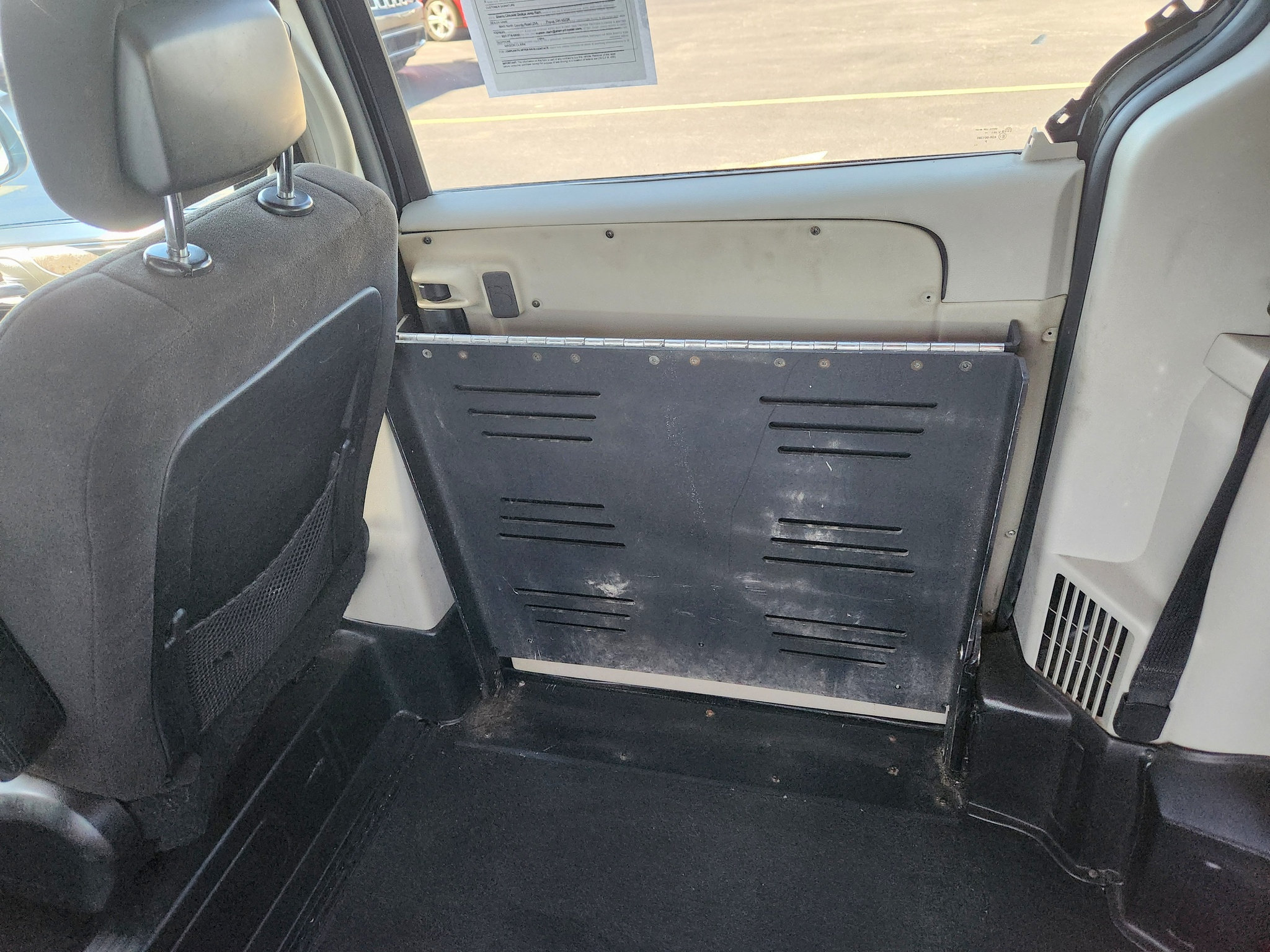 Used 2012 Dodge Grand Caravan SE FWD image 23