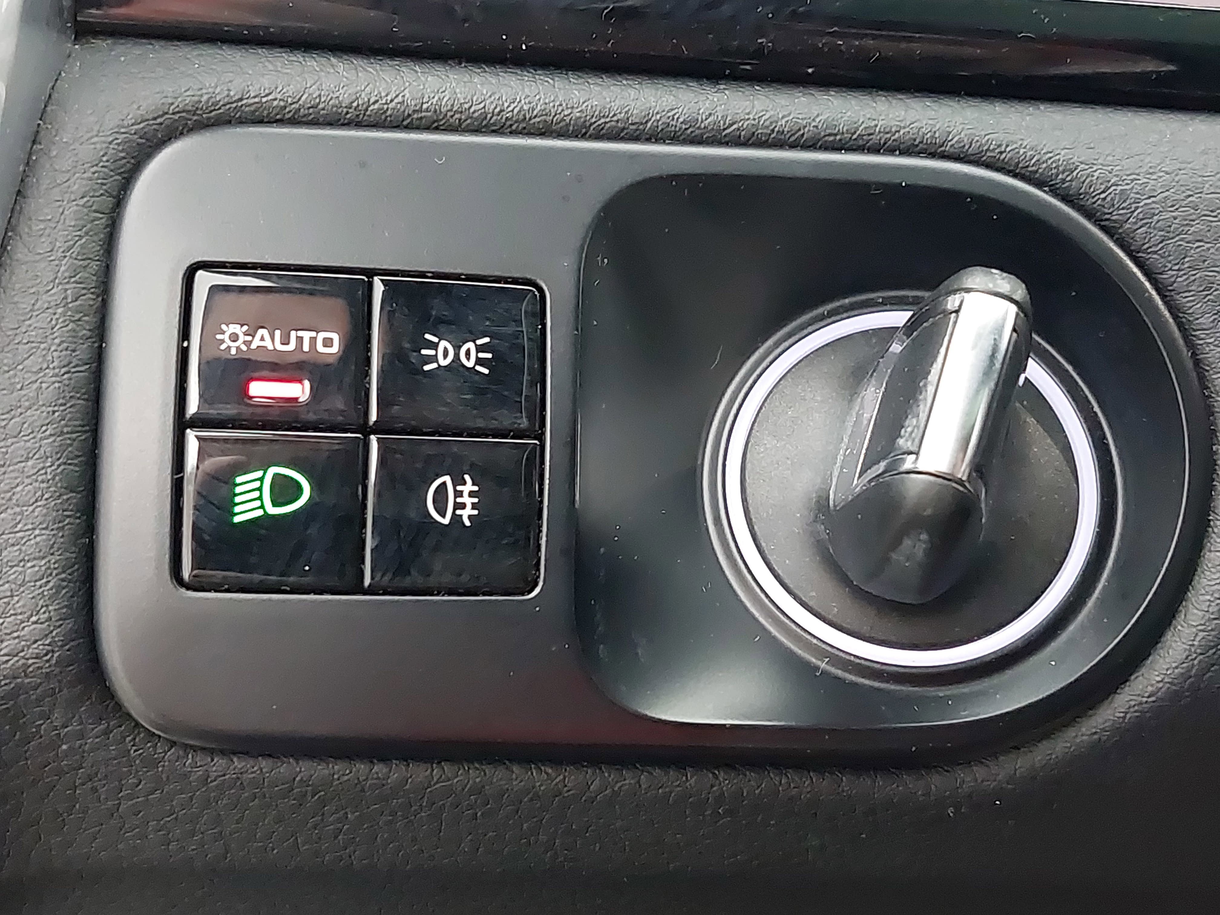 Certified 2019 Porsche Cayenne S AWD/4WD image 28