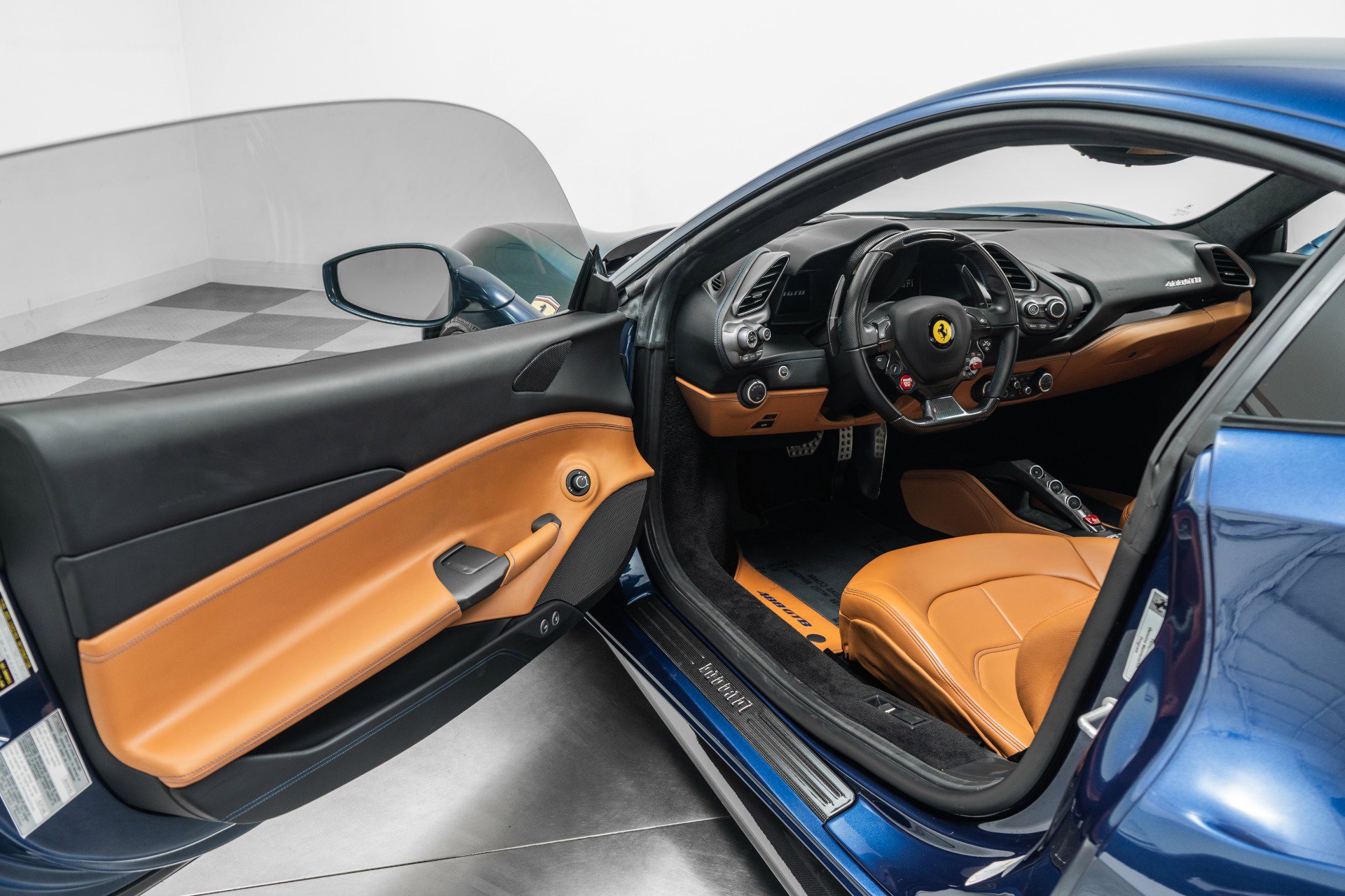 Used 2018 Ferrari 488 GTB RWD image 21
