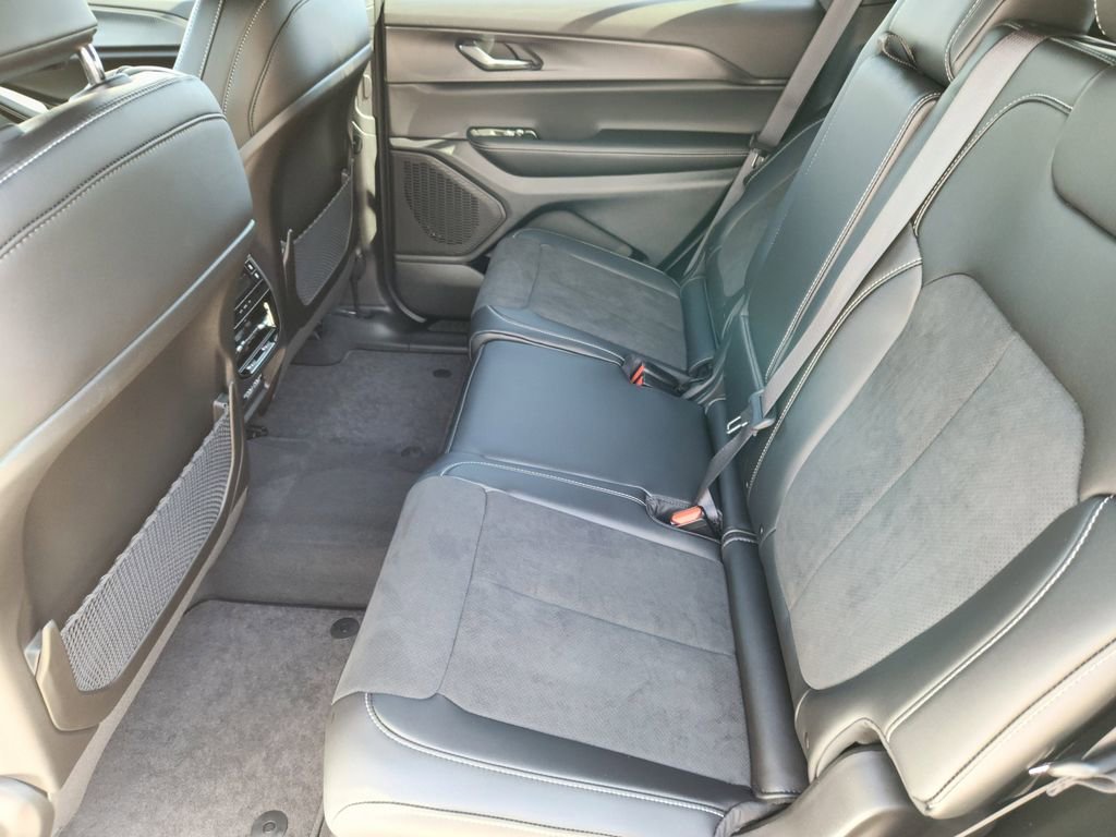 New 2025 Jeep Grand Cherokee L Laredo AWD/4WD image 23