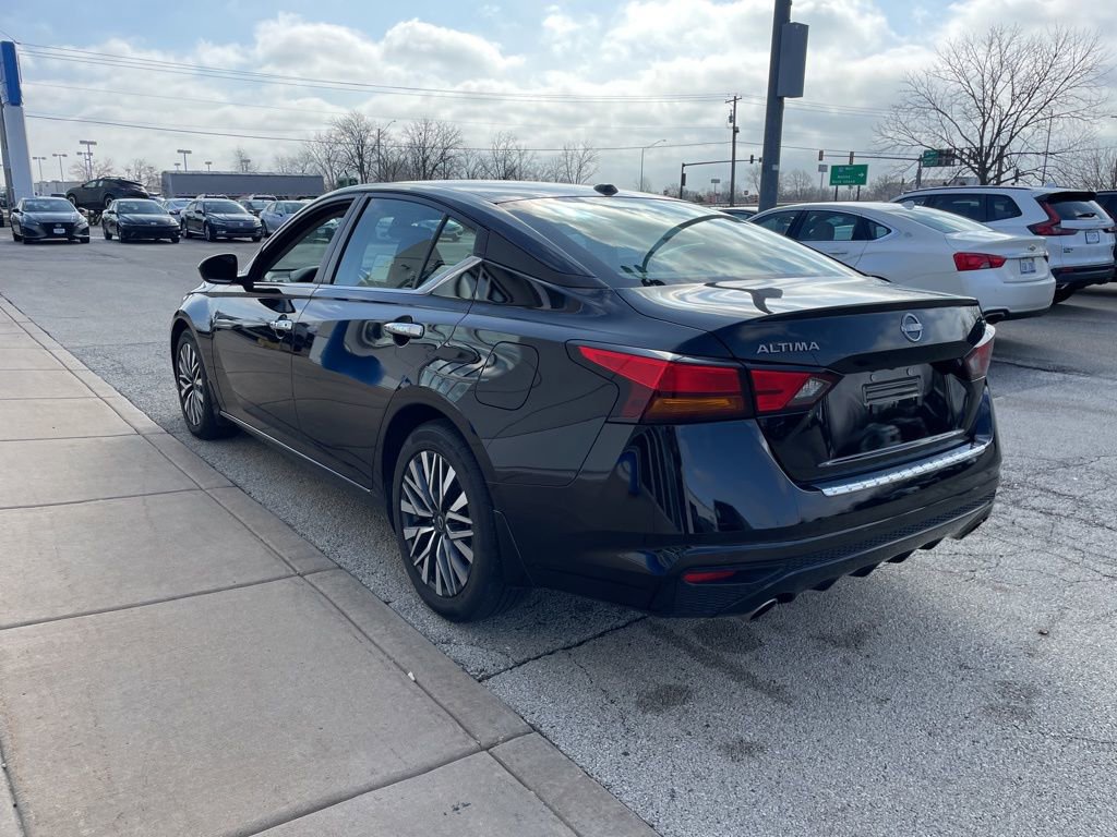 Used 2023 Nissan Altima 2.5 SV w/ SV Premium Package image 7