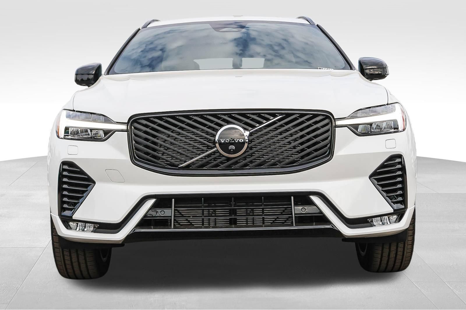 New 2027 Volvo XC60 B5 Plus AWD/4WD image 2