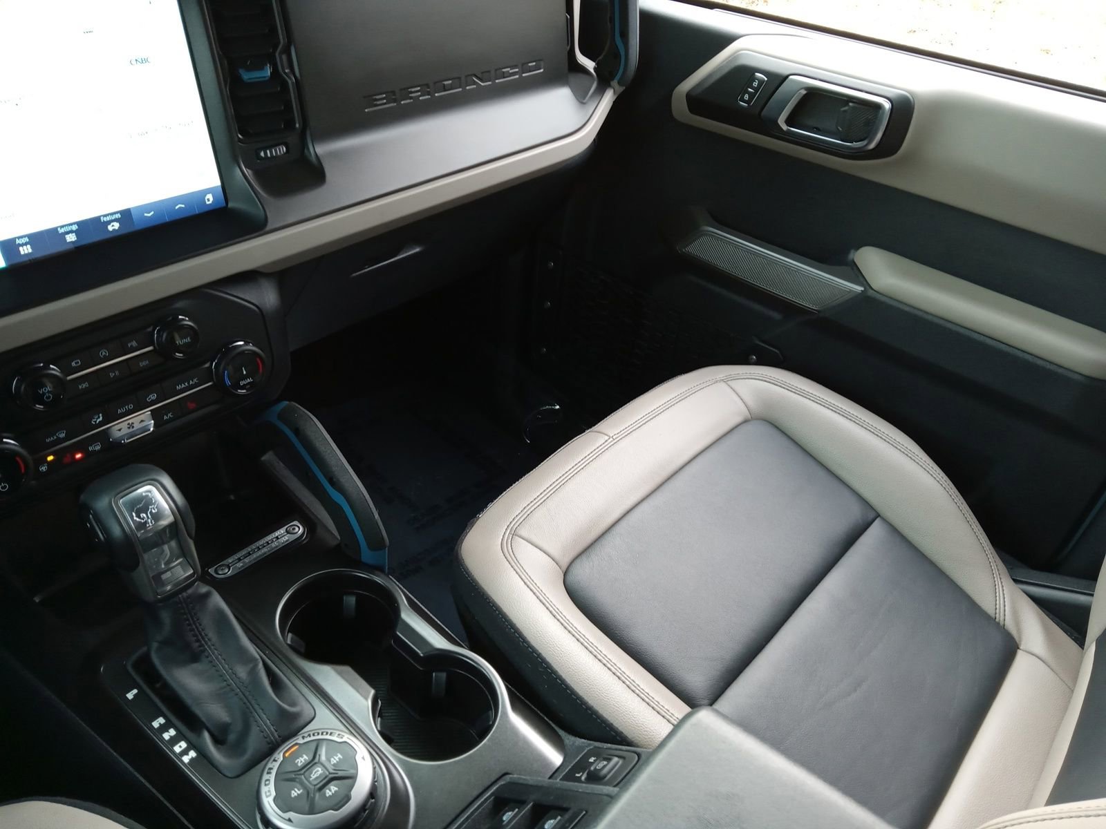 Used 2022 Ford Bronco Wildtrak image 18