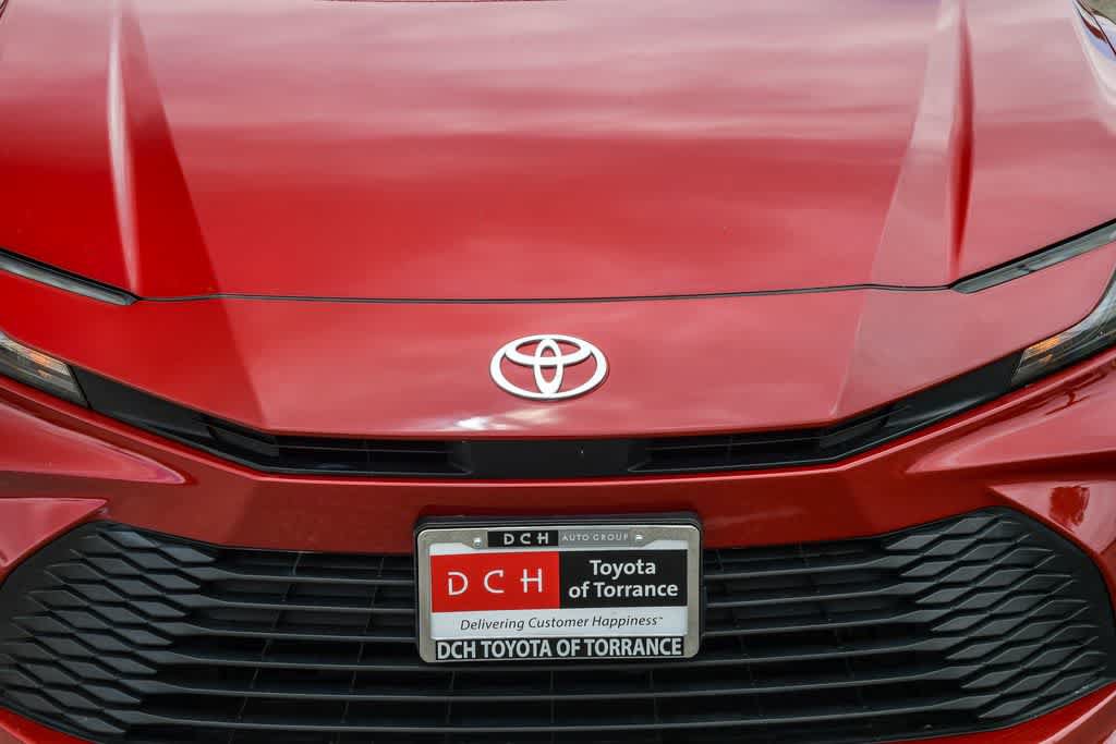 Used 2025 Toyota Camry LE FWD image 5