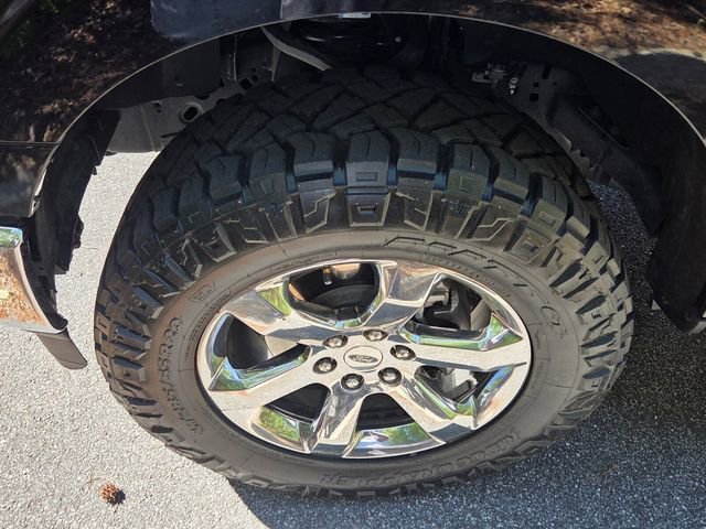 Used 2023 Ford F150 Lariat w/ Trailer Tow Package image 5