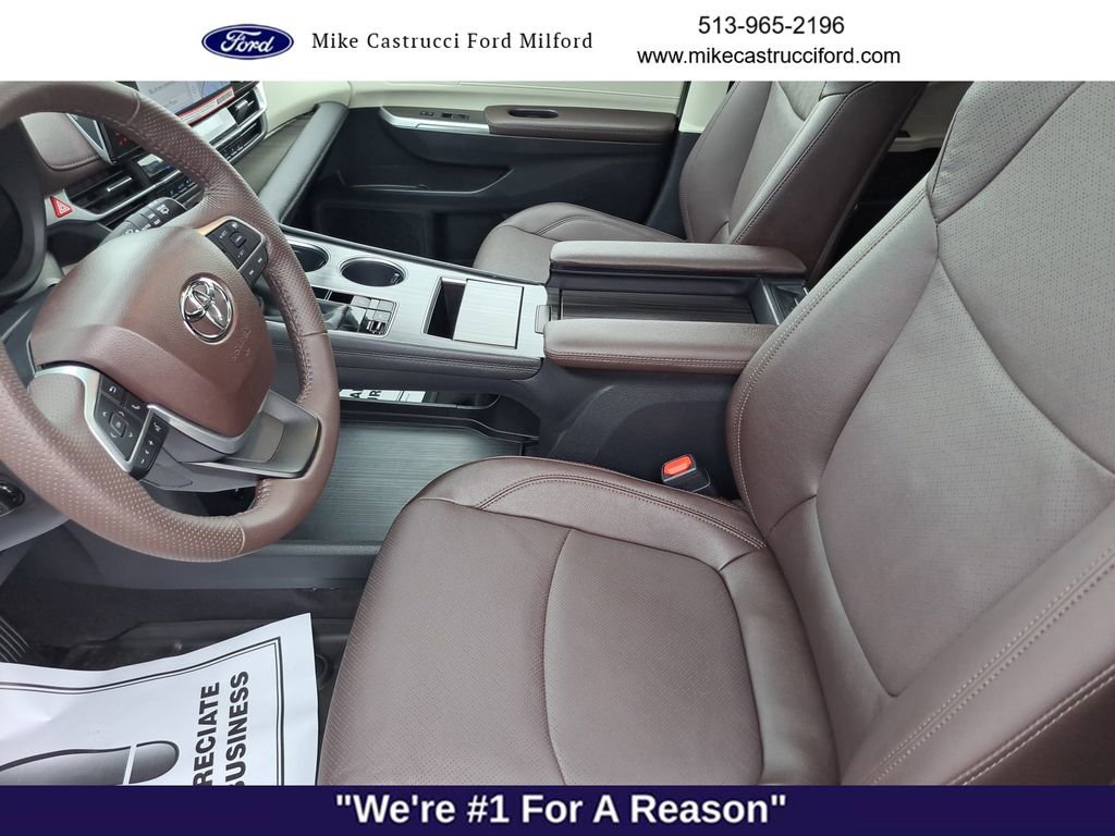 Used 2024 Toyota Sienna Platinum image 25