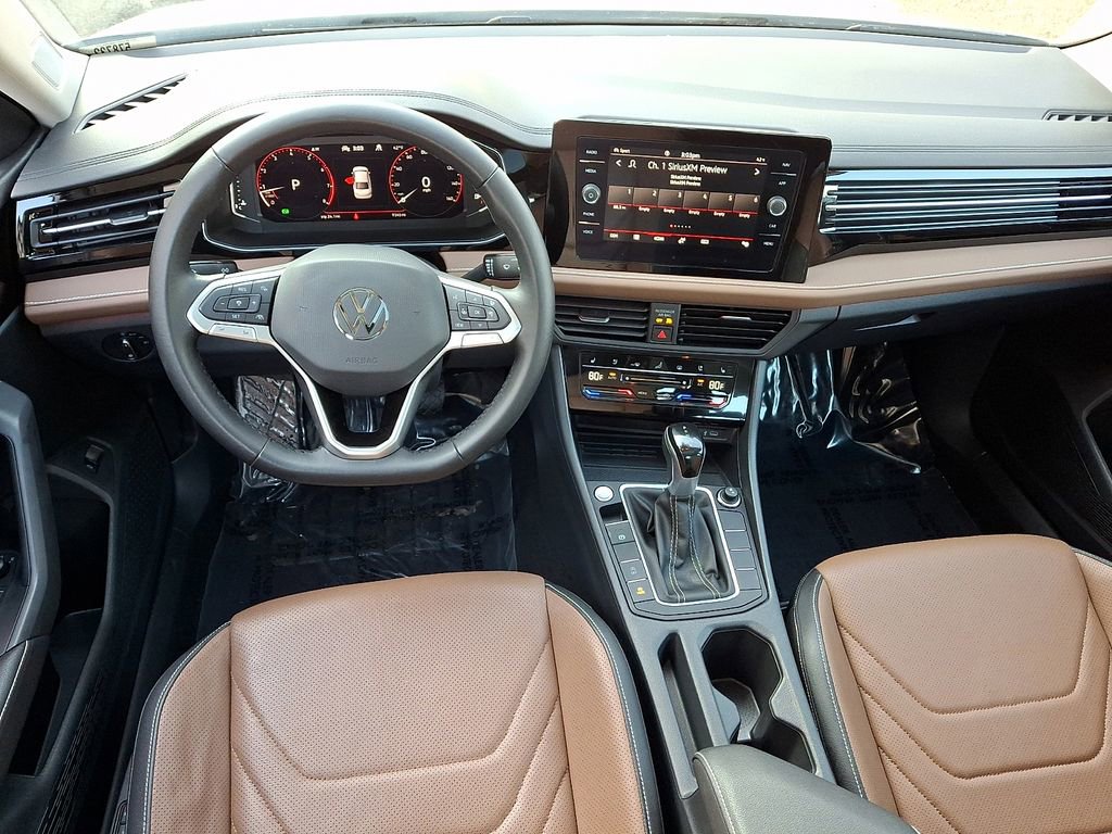 Certified 2025 Volkswagen Jetta SEL image 11