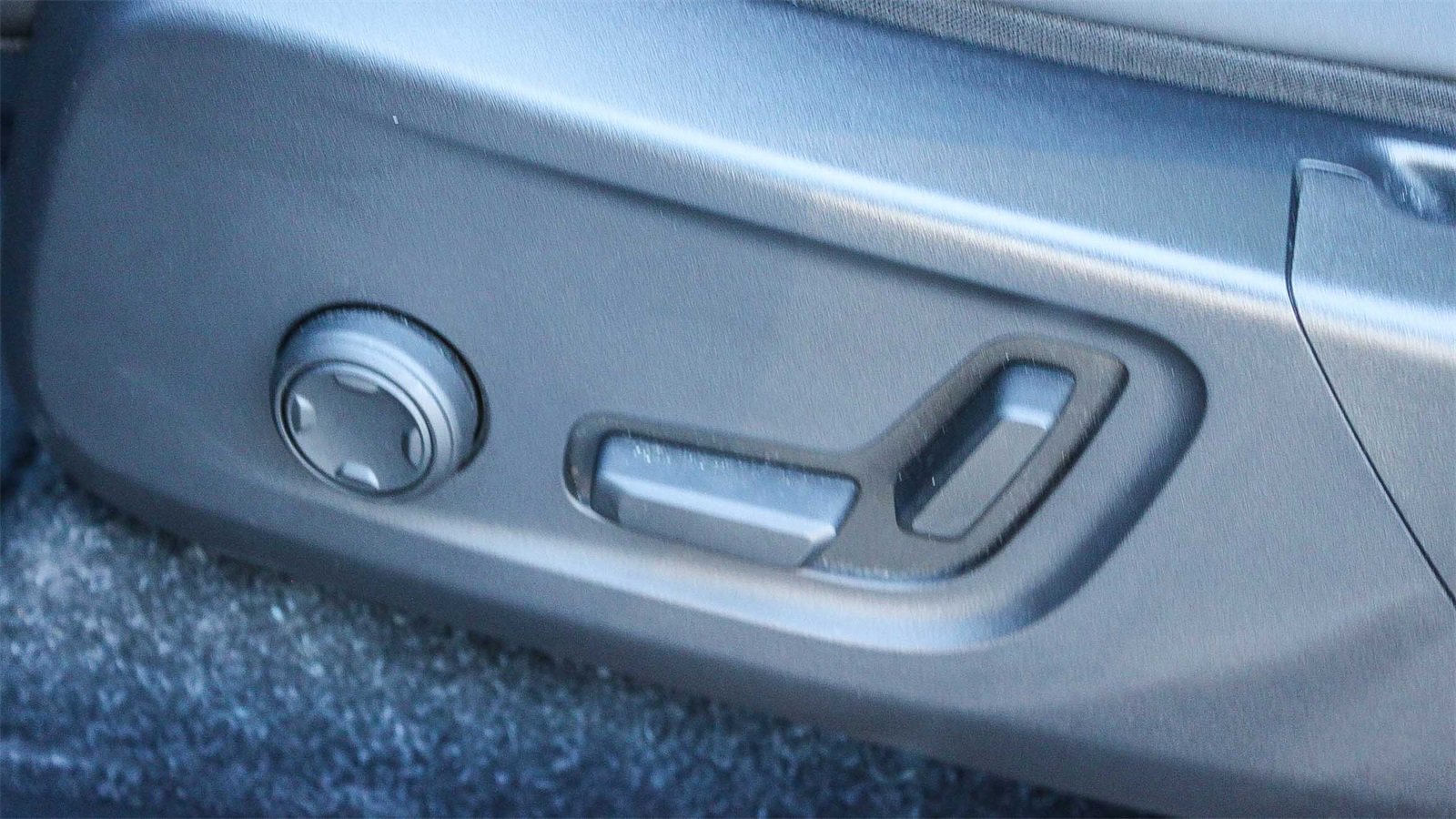 Used 2023 Volvo C40 P8 Recharge Plus w/ Protection Package Premier image 22