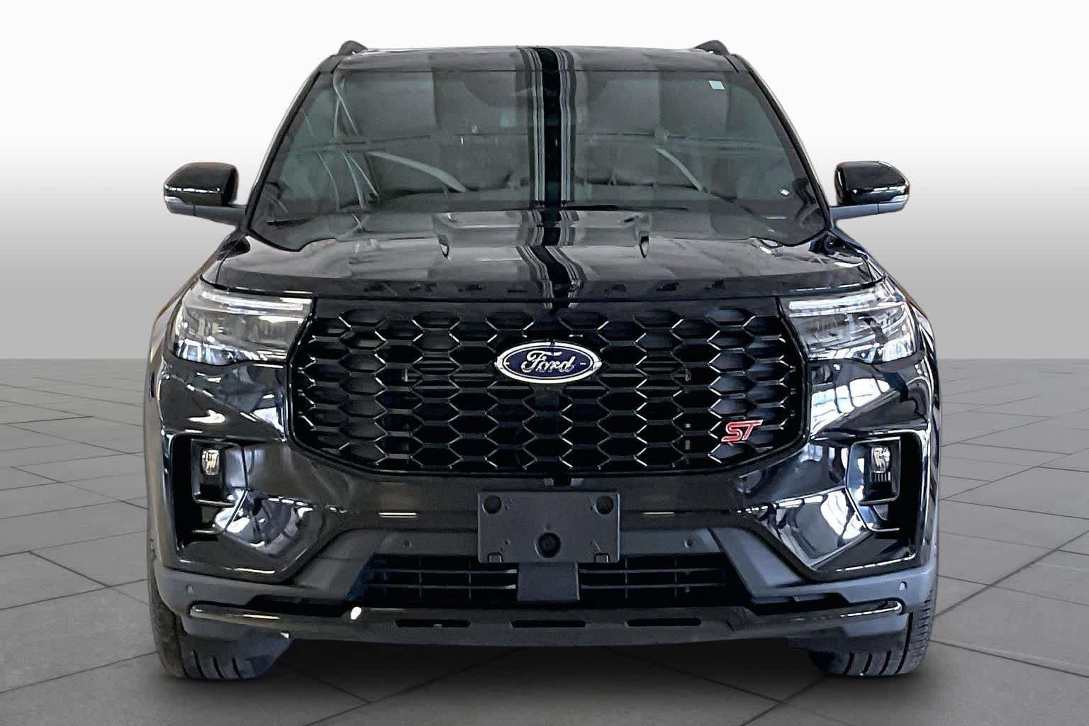 Used 2025 Ford Explorer ST w/ Sun And Sound Package AWD/4WD image 3