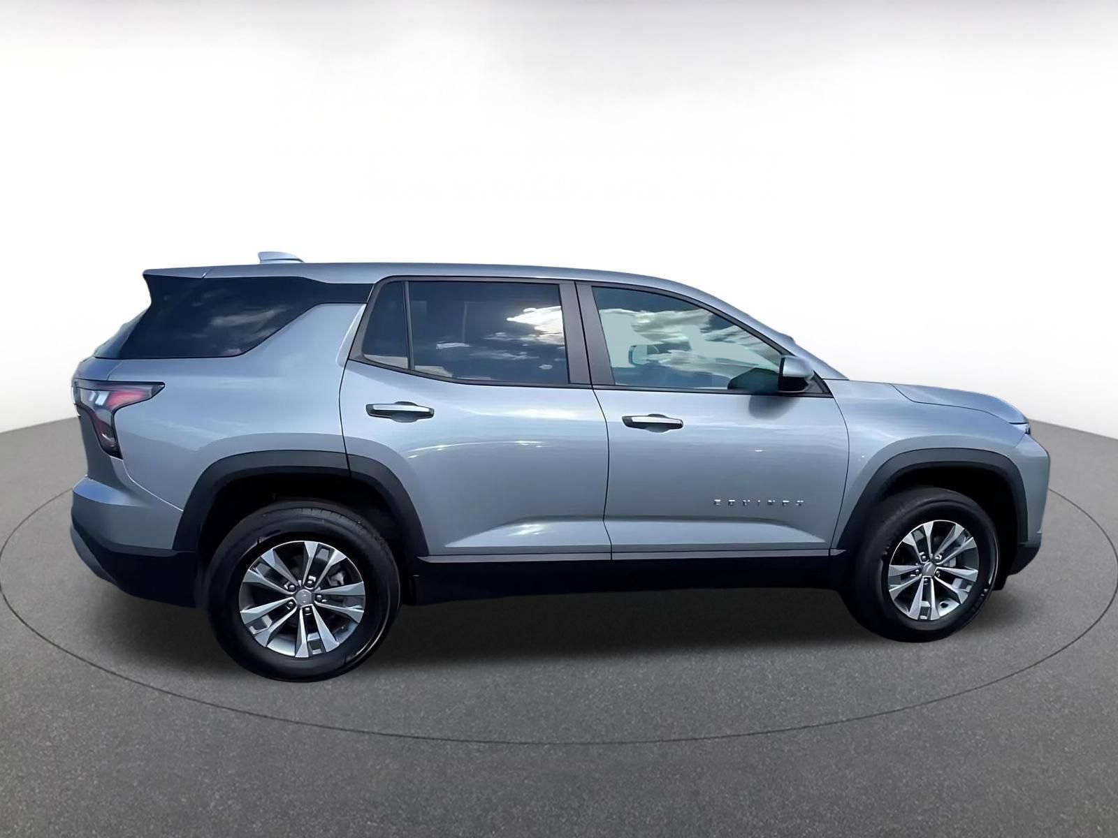 Used 2025 Chevrolet Equinox LT FWD image 16