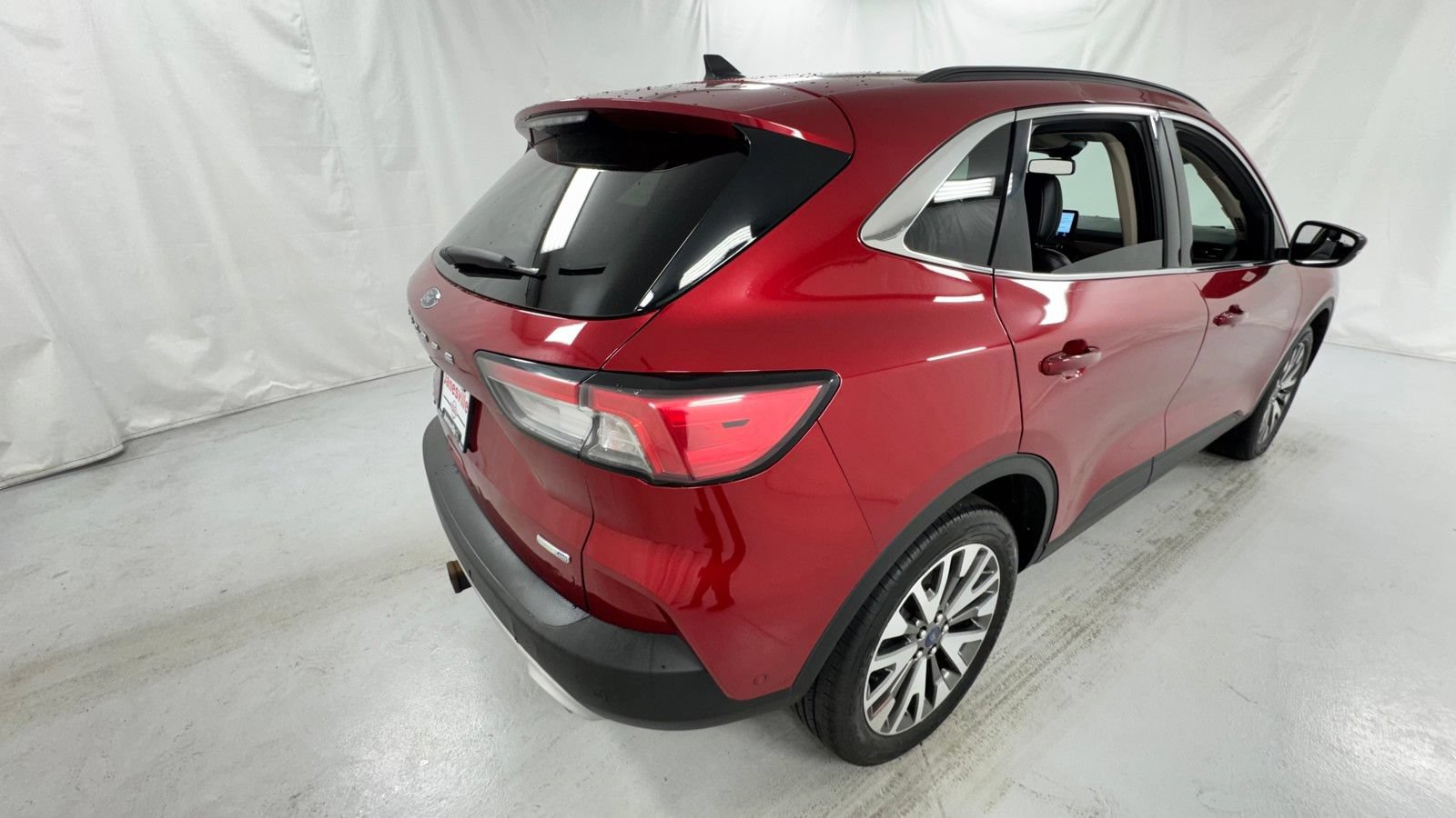 Used 2020 Ford Escape Titanium AWD/4WD image 3