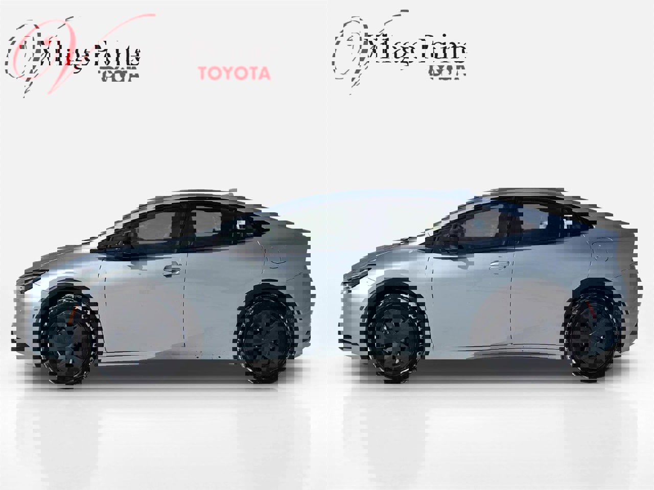 Used 2025 Toyota Prius LE image 2