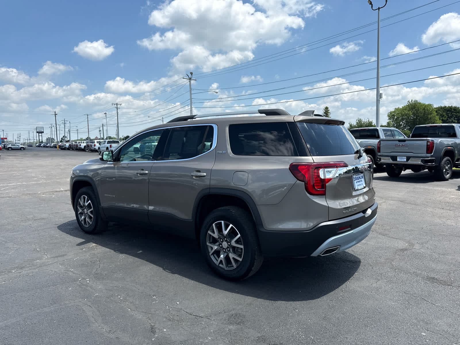 Certified 2023 GMC Acadia SLE w/ Driver Convenience Package AWD/4WD image 3
