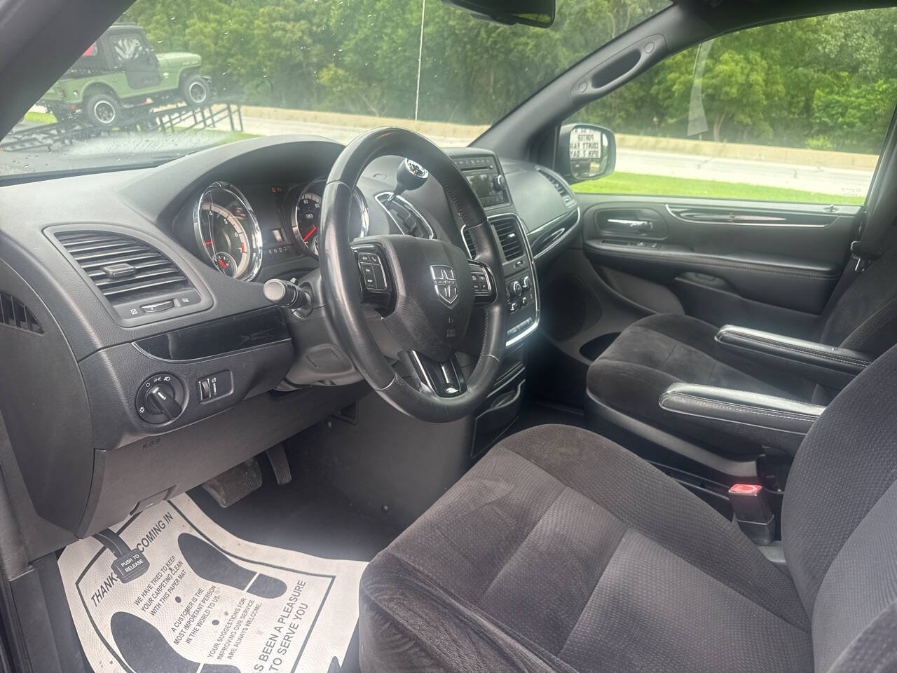 Used 2014 Dodge Grand Caravan SE FWD image 19