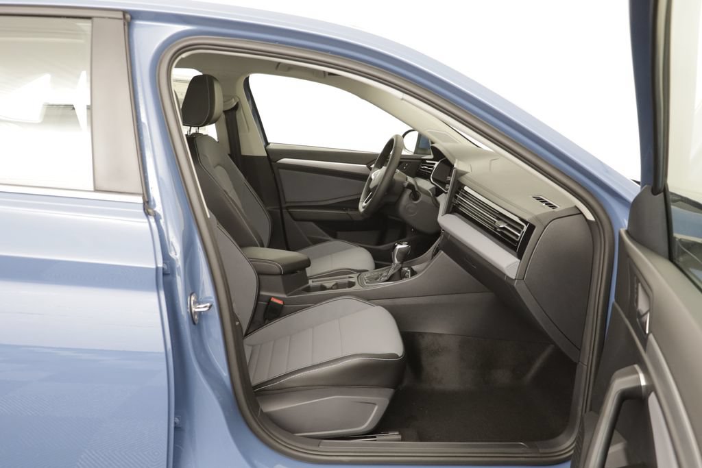 New 2027 Volkswagen Jetta SE FWD image 19