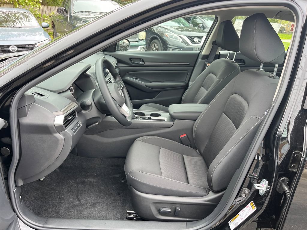 New 2026 Nissan Altima 2.5 SV FWD image 13