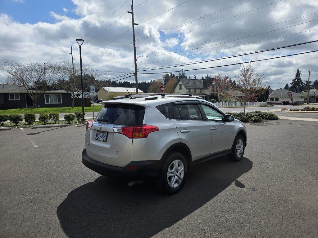 Used 2014 Toyota RAV4 LE AWD/4WD image 5