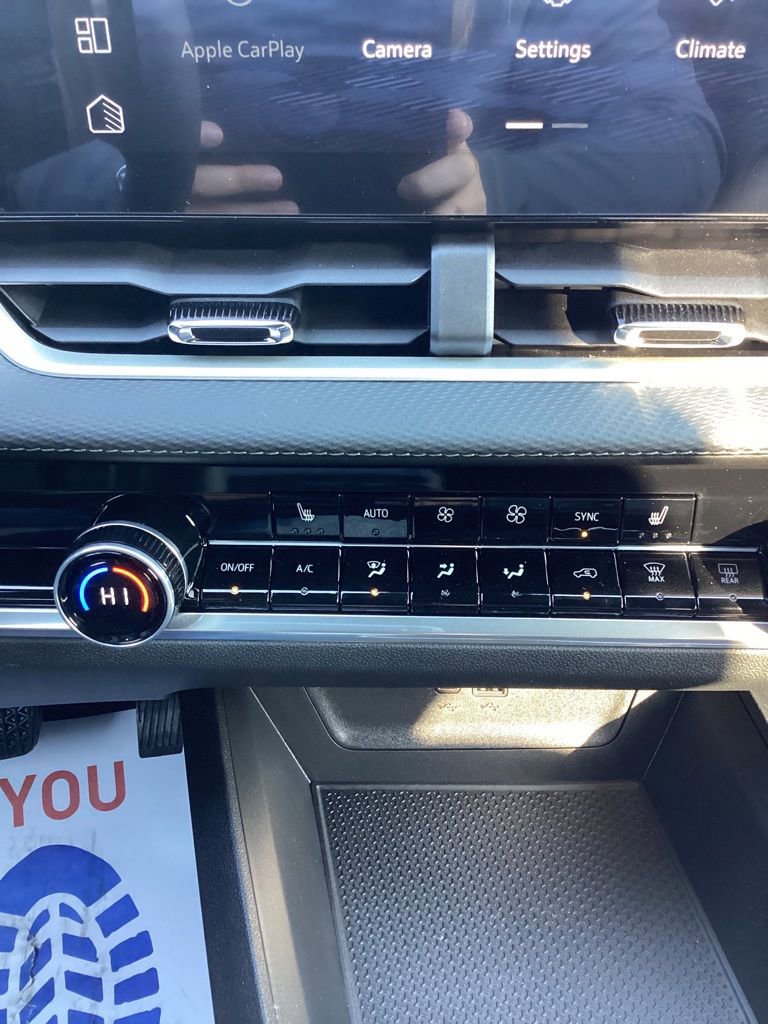 New 2026 Chevrolet Equinox LT w/ Convenience Package II image 23