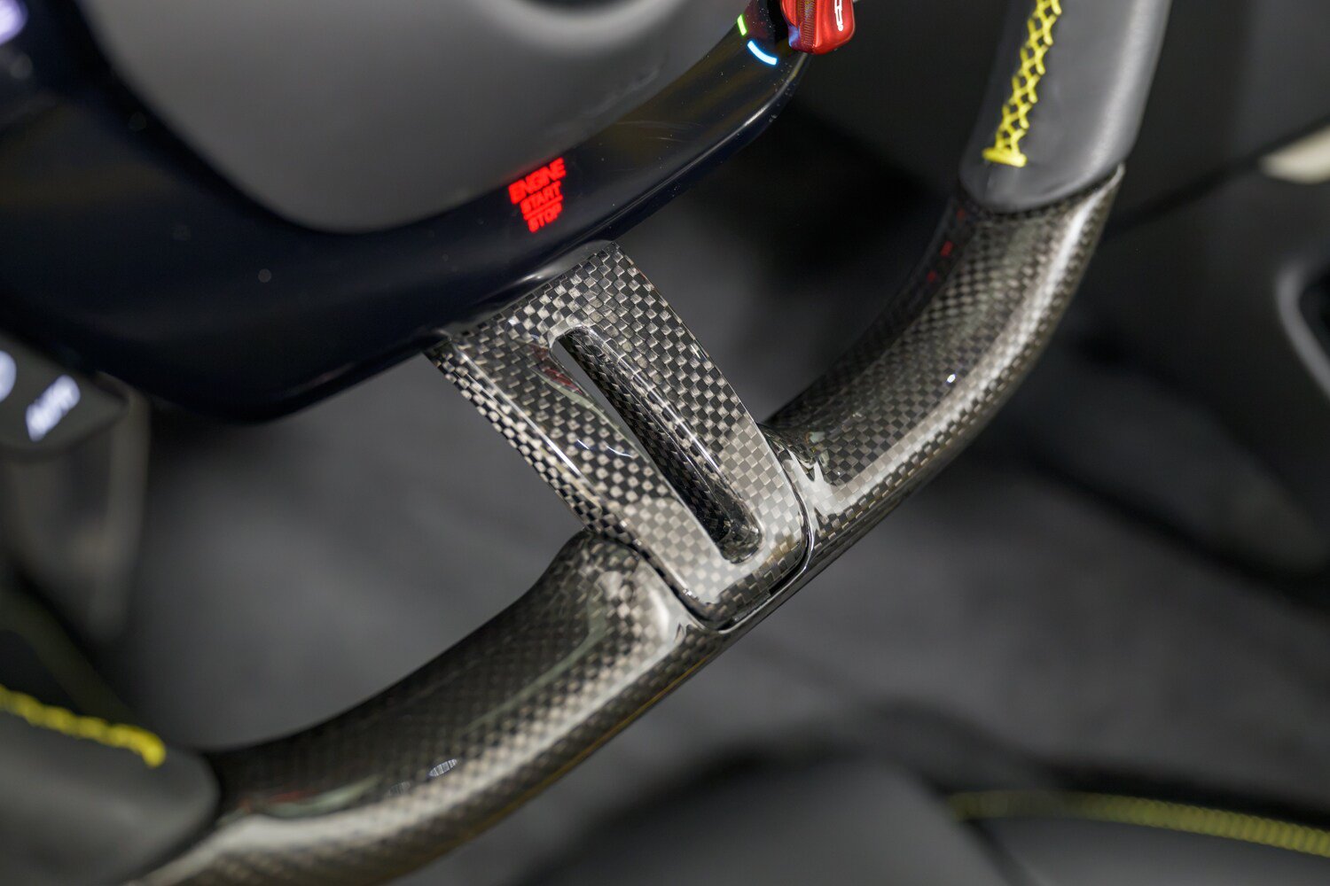 Used 2025 Ferrari Roma Spider RWD image 45
