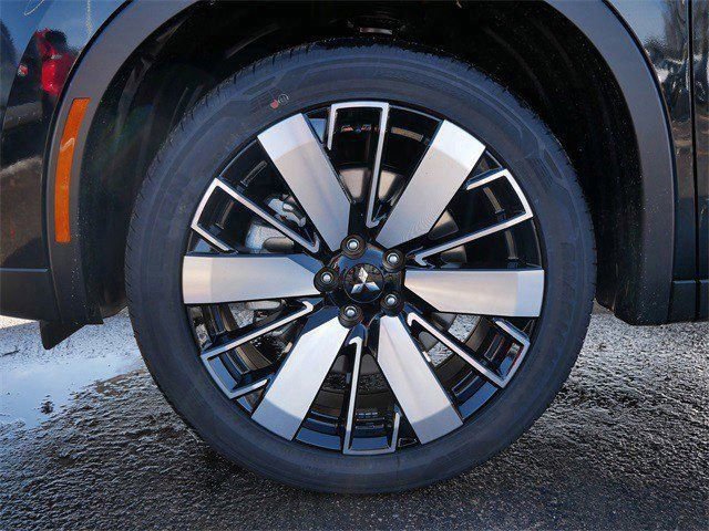 New 2026 Mitsubishi Outlander SE image 3