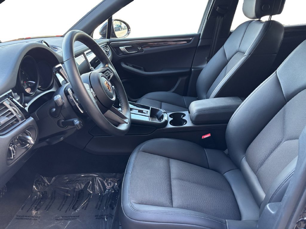 Used 2023 Porsche Macan AWD/4WD image 9