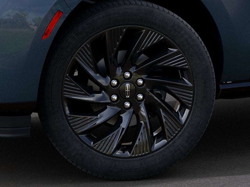 New 2027 Lincoln Navigator Reserve w/ Jet Appearance Package AWD/4WD image 19