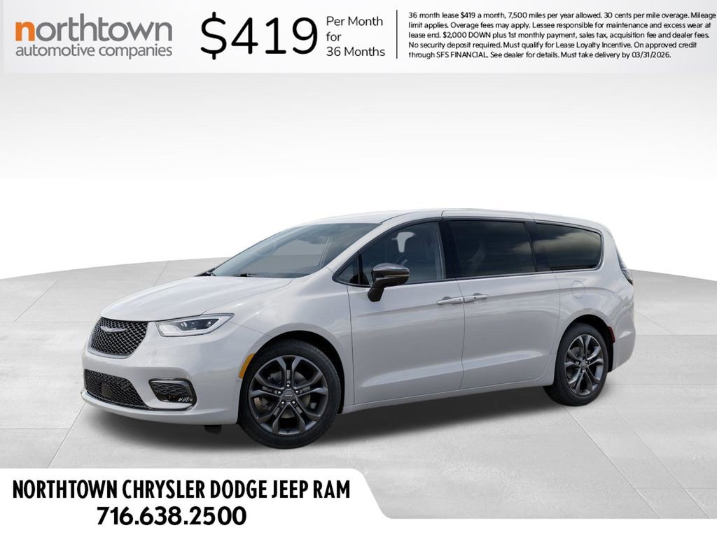 New 2026 Chrysler Pacifica Select image 2
