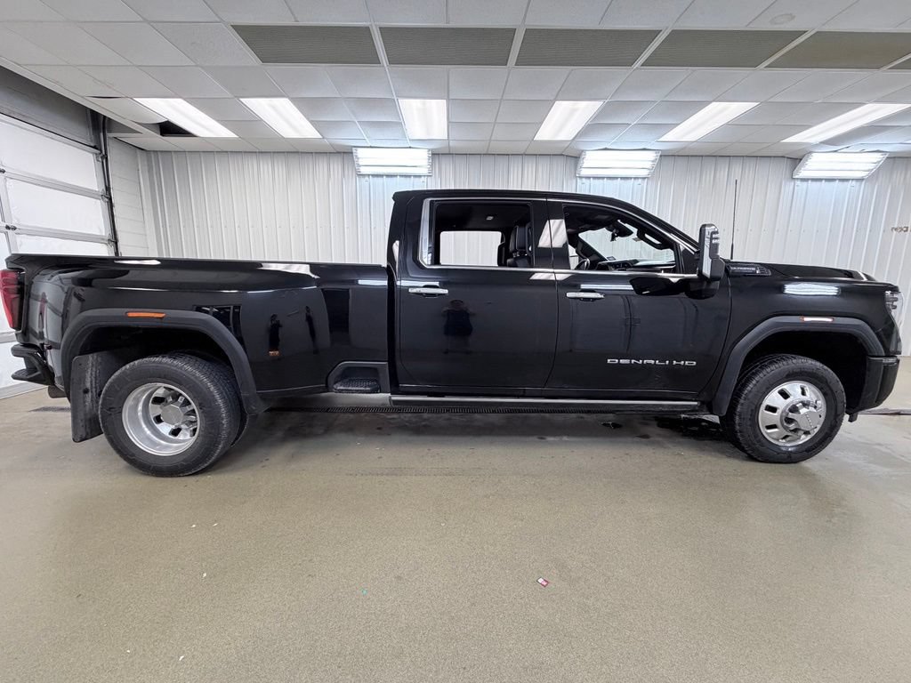 Used 2024 GMC Sierra 3500 Denali Ultimate AWD/4WD image 5