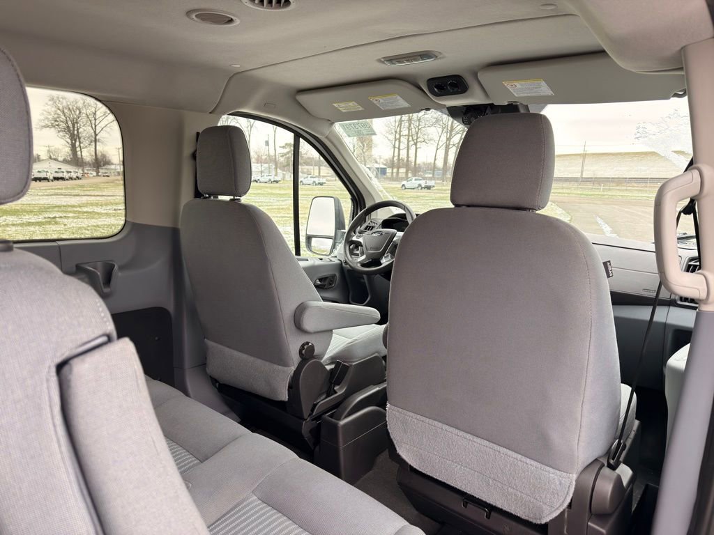 Used 2015 Ford Transit 150 XLT image 28