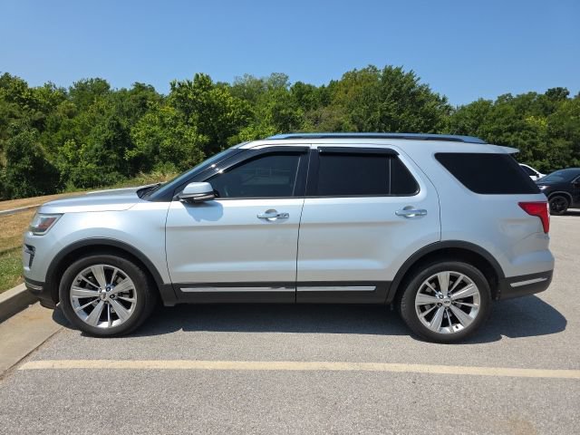 Used 2019 Ford Explorer Limited w/ Class III Trailer Tow Package FWD image 2