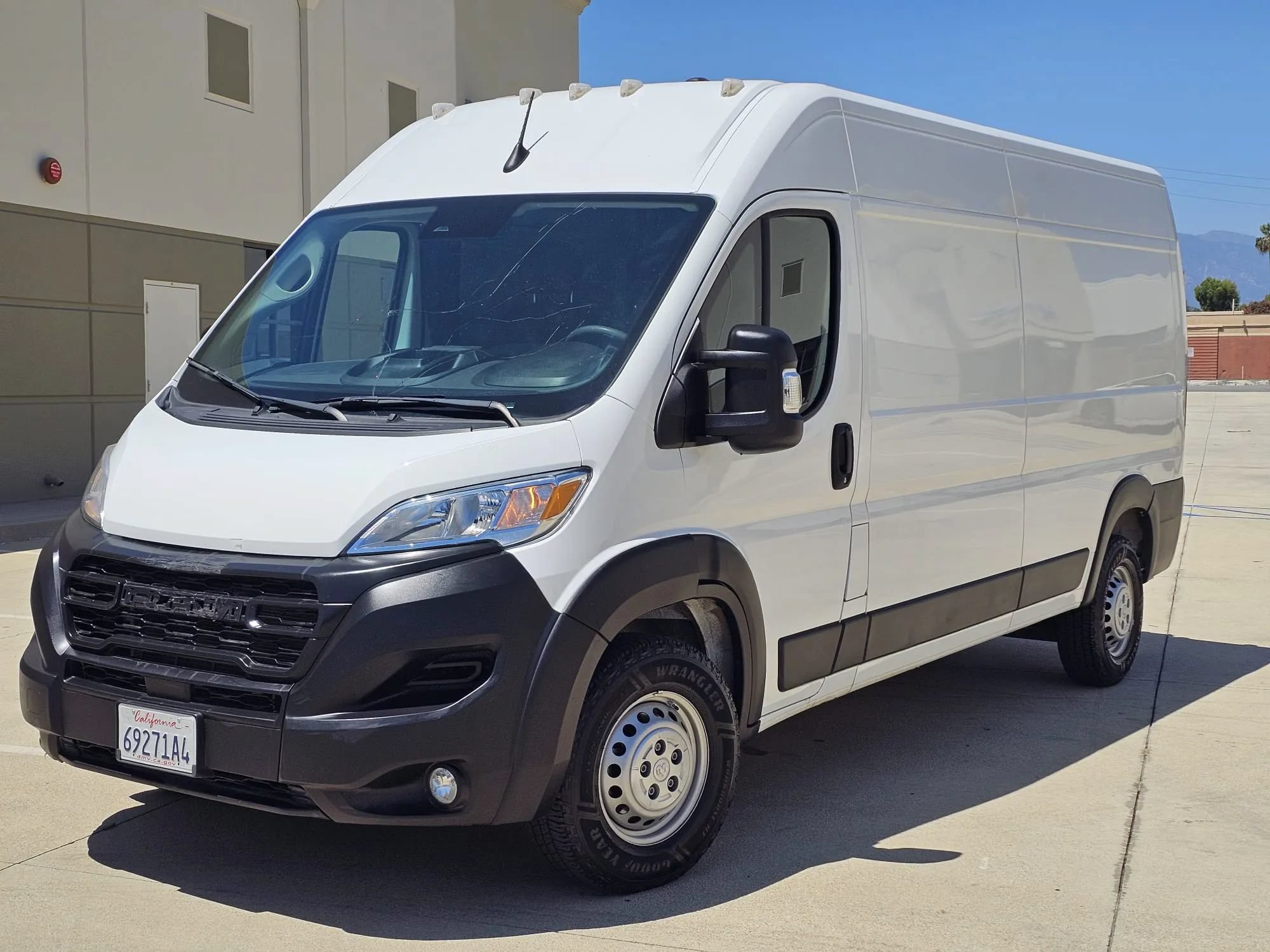 Used 2025 RAM ProMaster 2500 w/ Convenience Group FWD image 1