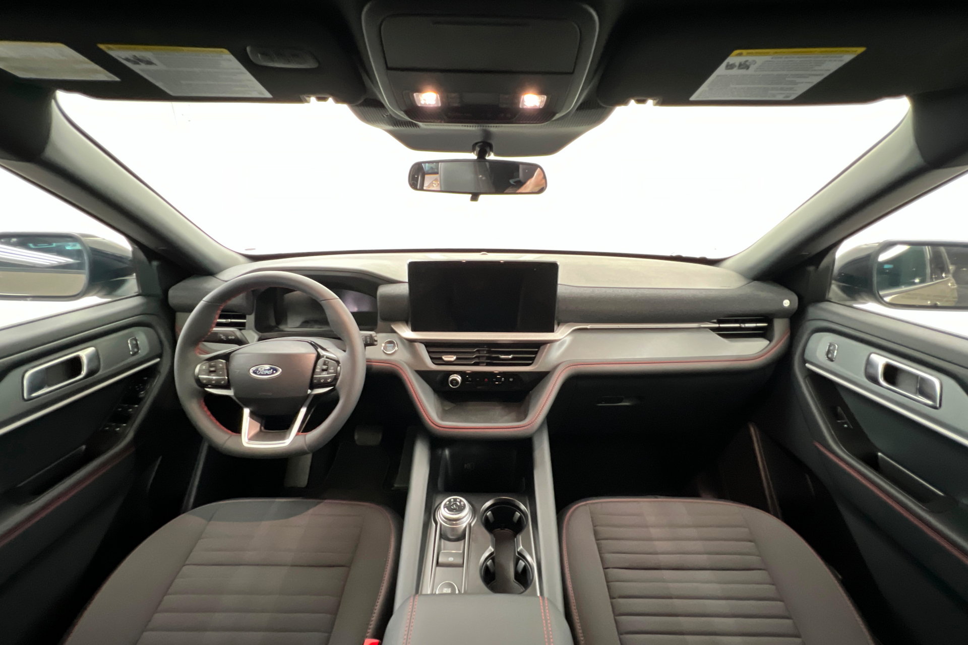 Used 2026 Ford Explorer ST-Line w/ ST-Line Street Pack AWD/4WD image 9