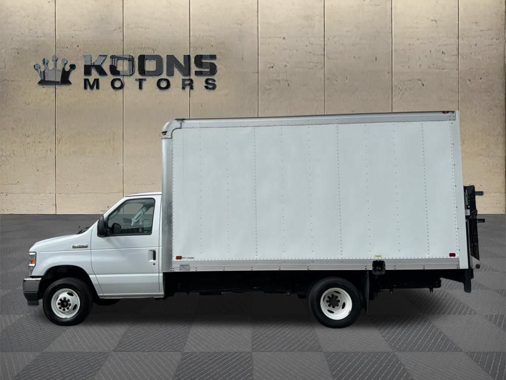 Used 2023 Ford E-350 and Econoline 350 Super Duty w/ Power Windows & Locks Group RWD image 4