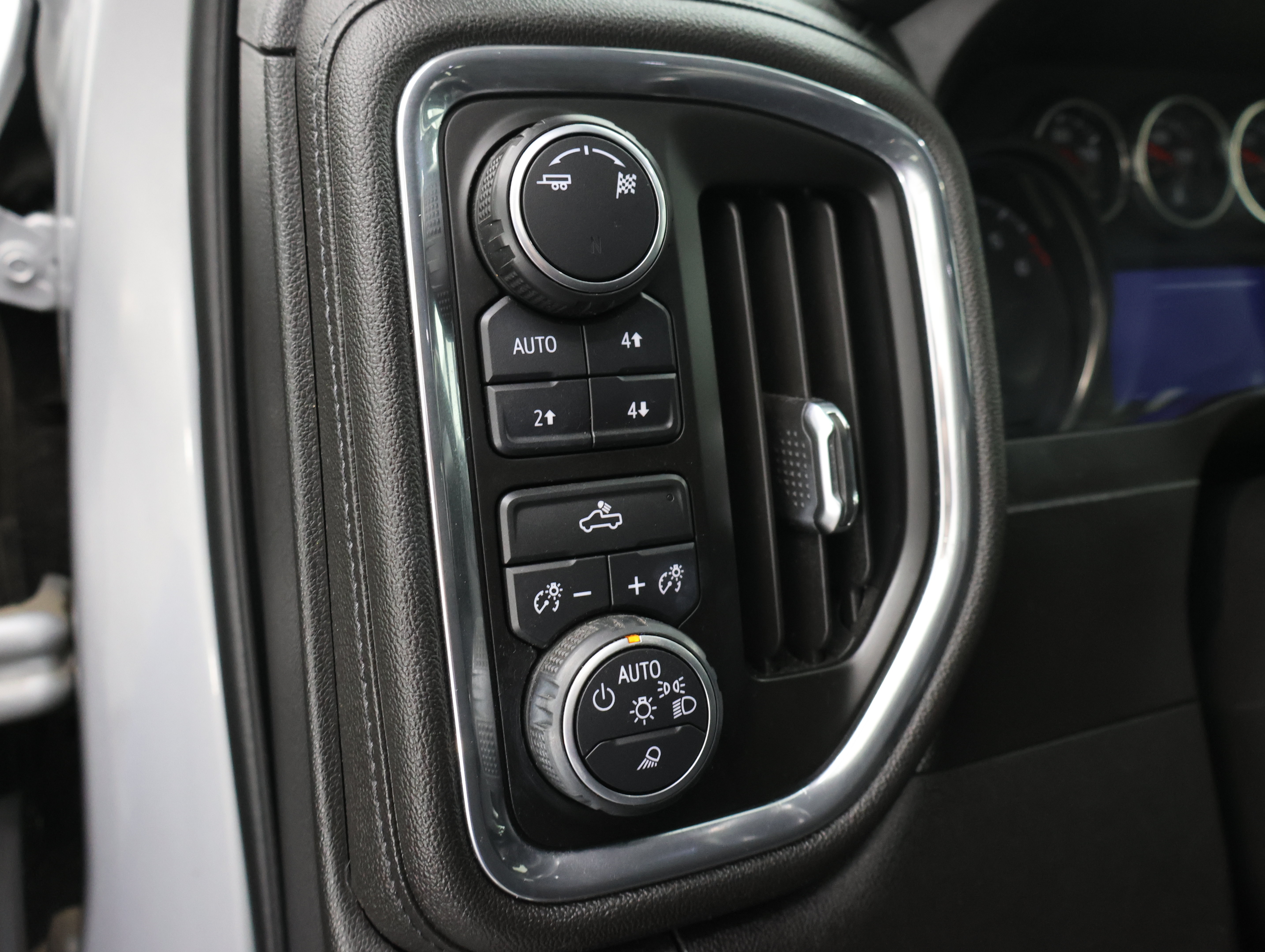 Used 2019 Chevrolet Silverado 1500 LT w/ All-Star Edition AWD/4WD image 42