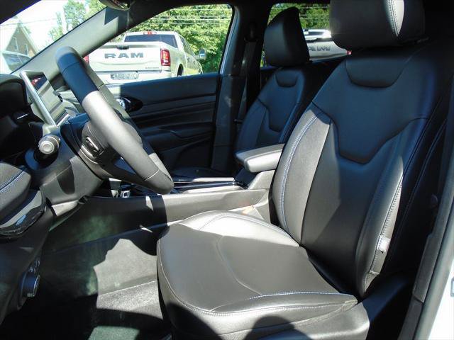 Certified 2025 Jeep Compass Limited w/ High Altitude Package AWD/4WD image 7