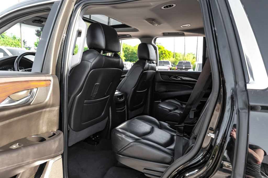 Used 2018 Cadillac Escalade Luxury RWD image 36
