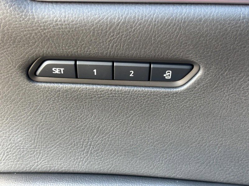 Used 2024 Cadillac XT6 Sport w/ Technology Package image 26