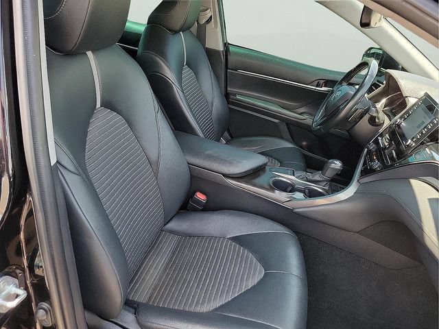 Used 2022 Toyota Camry SE w/ Convenience Package FWD image 17