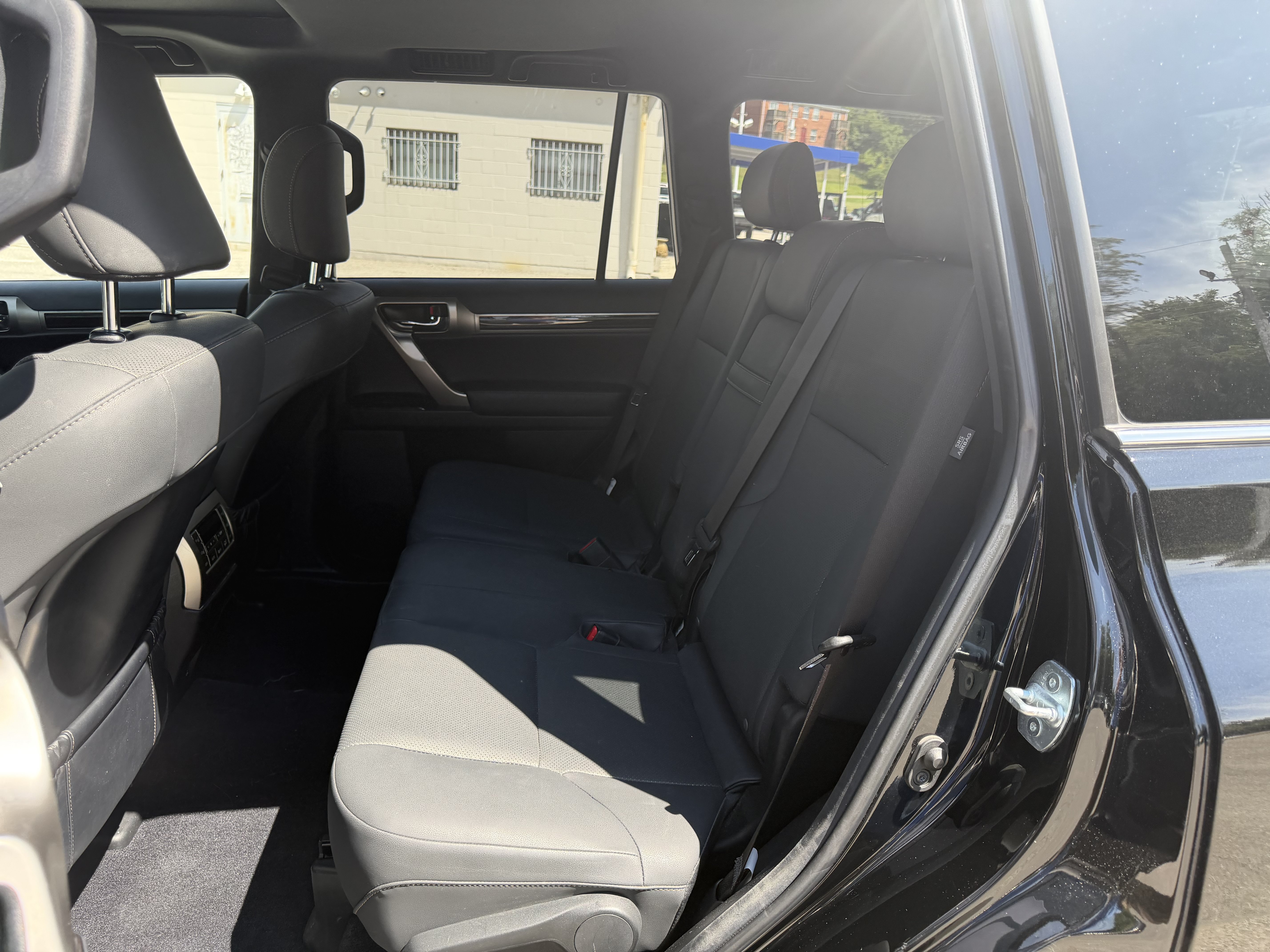 Used 2021 Lexus GX 460 Premium w/ Premium Package AWD/4WD image 10