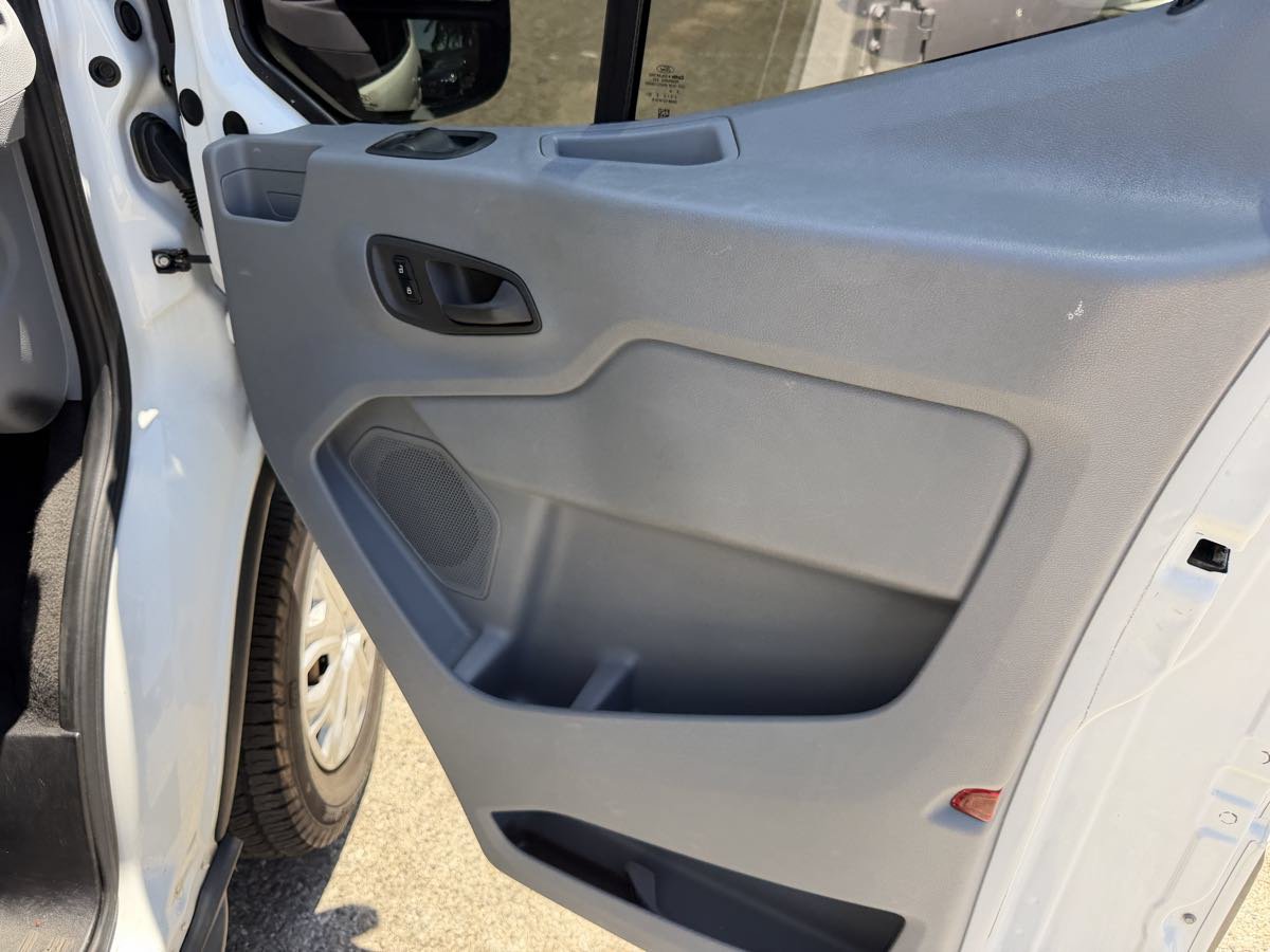 Used 2015 Ford Transit 350 XLT RWD image 8