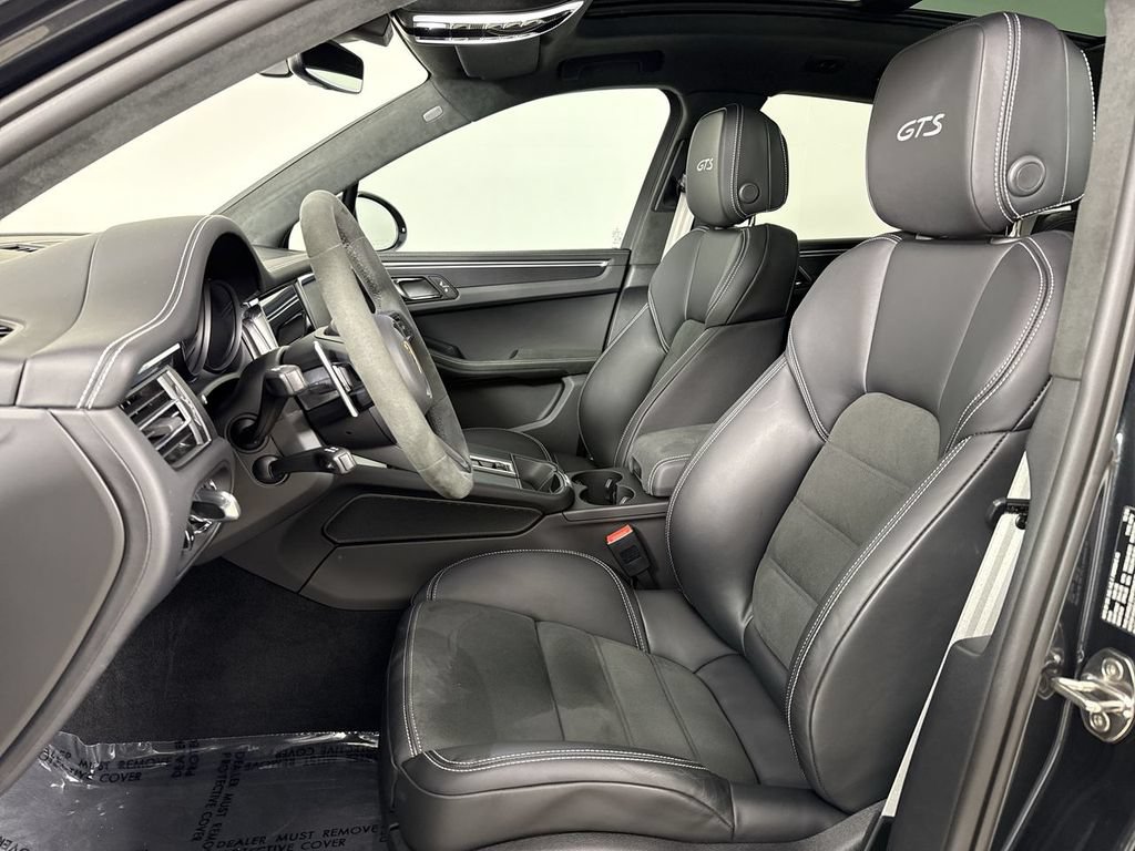 Certified 2025 Porsche Macan GTS AWD/4WD image 5