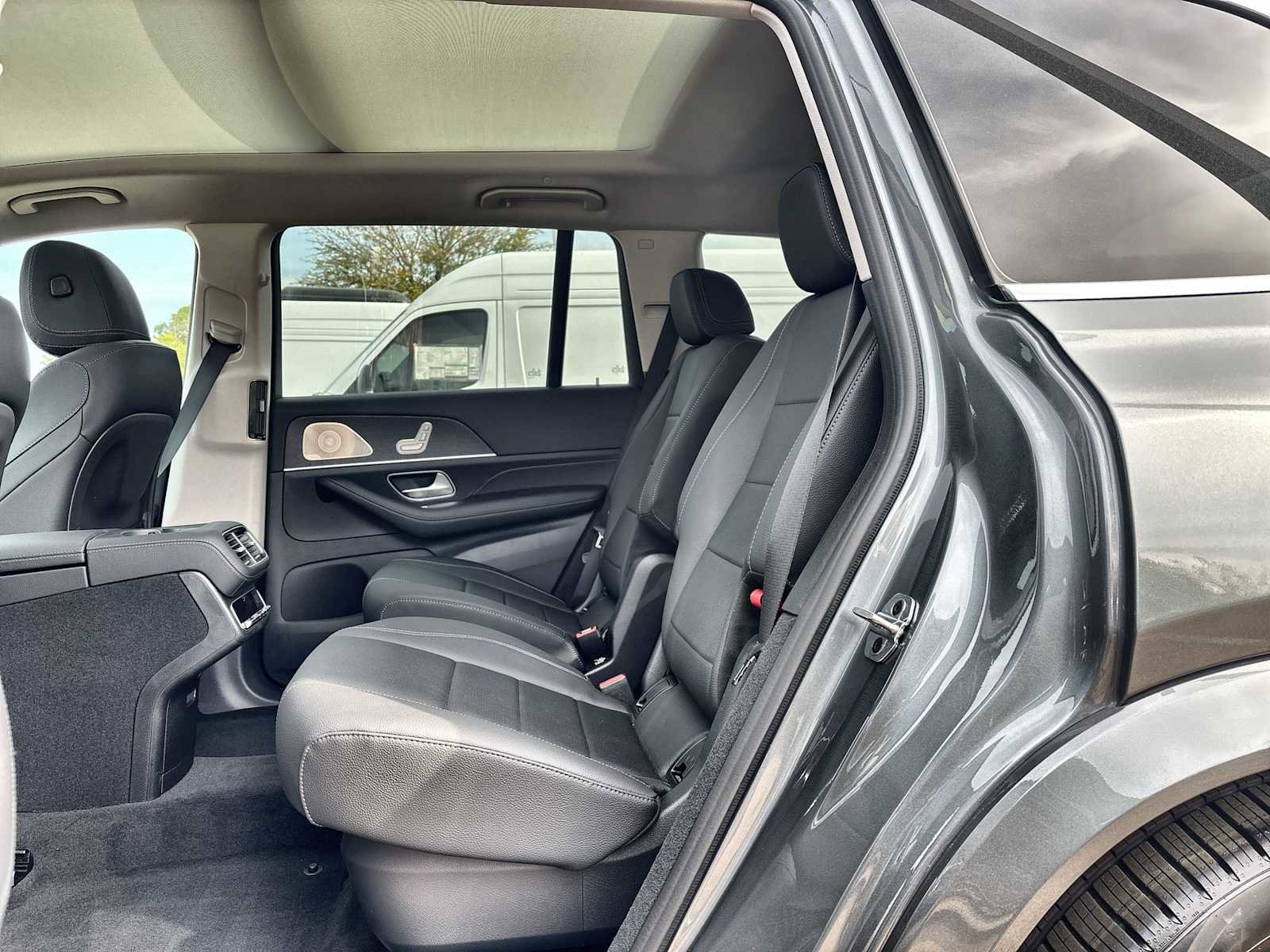 New 2026 Mercedes-Benz GLS 450 4MATIC image 4