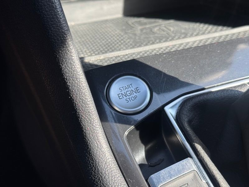 Used 2023 Volkswagen Tiguan SEL R-Line image 23