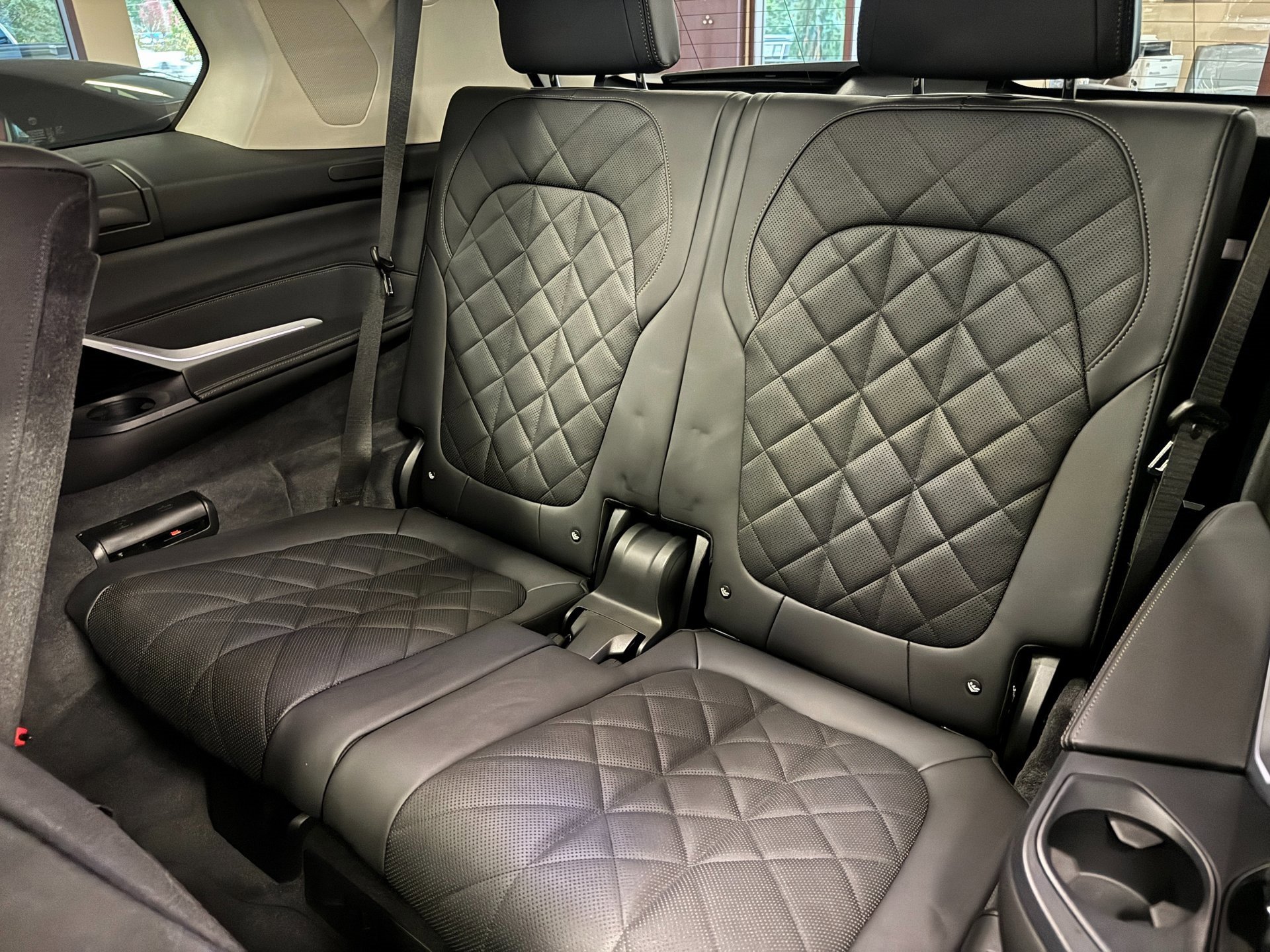 Used 2025 BMW X7 xDrive40i w/ Premium Package image 22