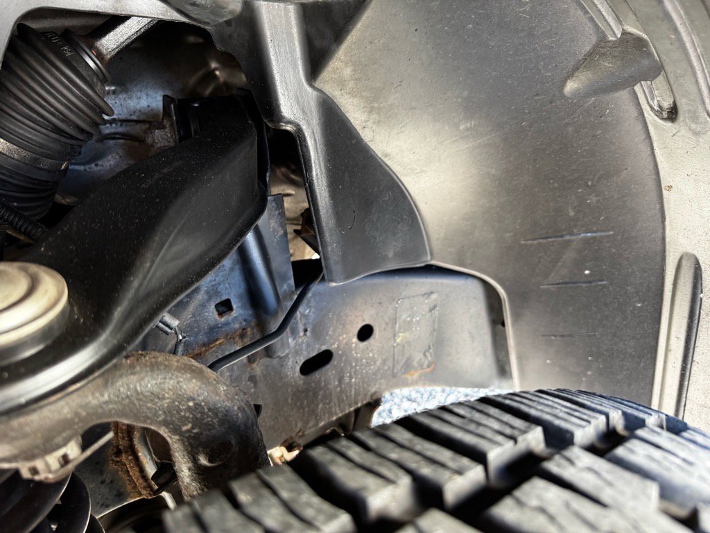 Used 2016 Nissan Frontier SV AWD/4WD image 13