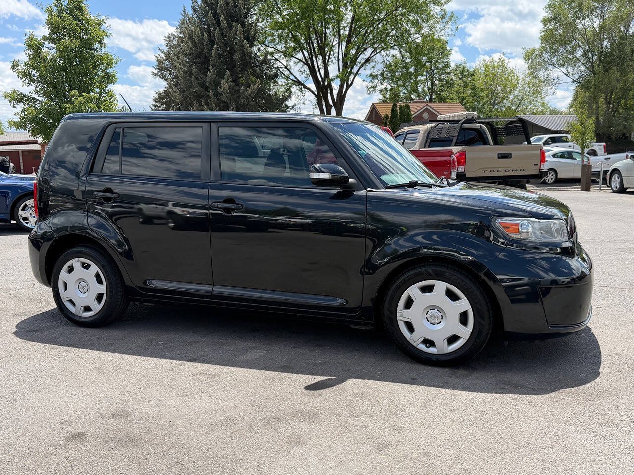 Used 2009 Scion xB FWD image 9