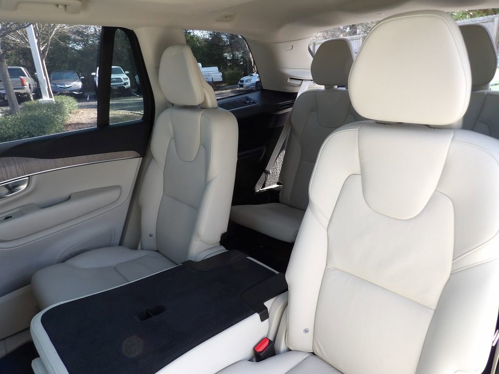 Certified 2024 Volvo XC90 B6 Plus w/ Protection Package Premier image 26