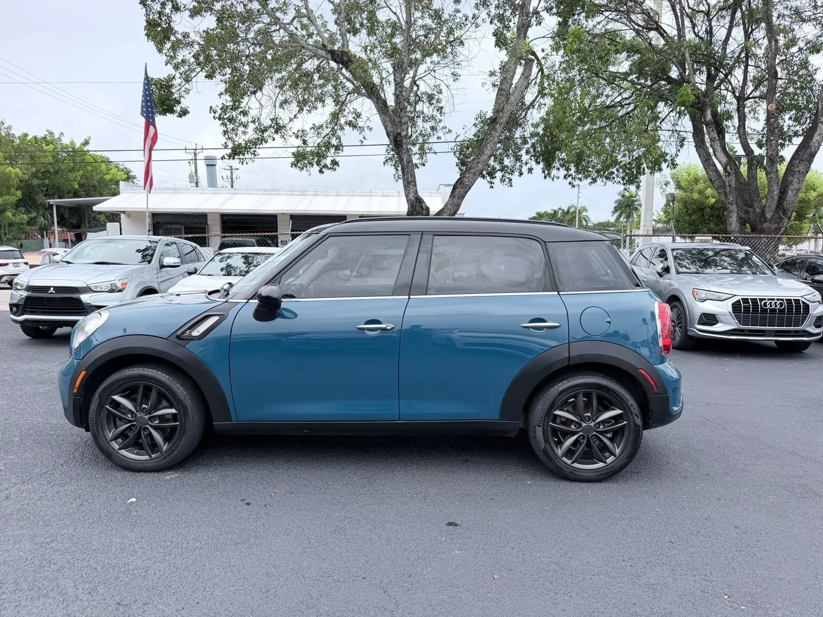Used 2011 MINI Cooper Countryman S FWD image 8