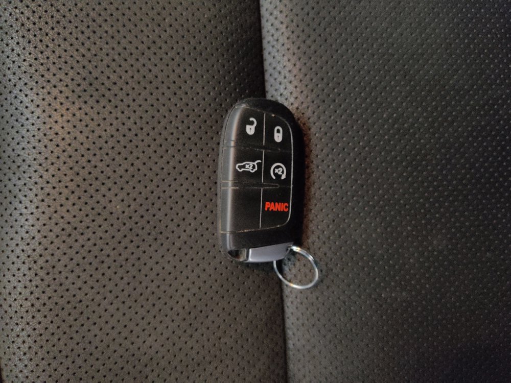 Used 2021 Jeep Grand Cherokee Laredo X image 32